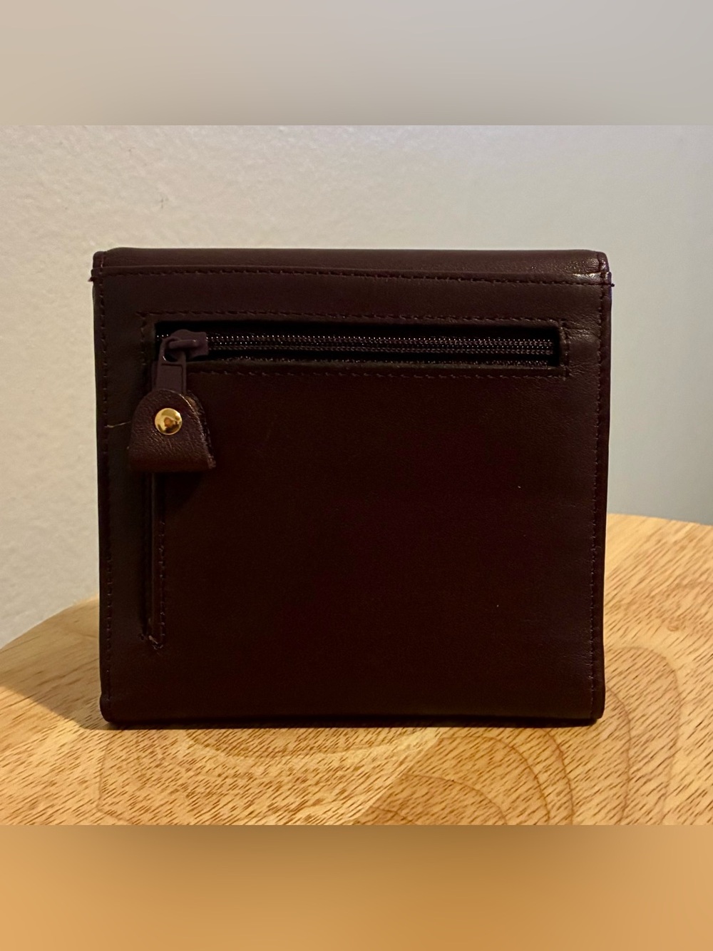 Vintage Etienne Aigner Burgundy Trifold Women's Wallet with Gold Logo - Picture 2 of 7